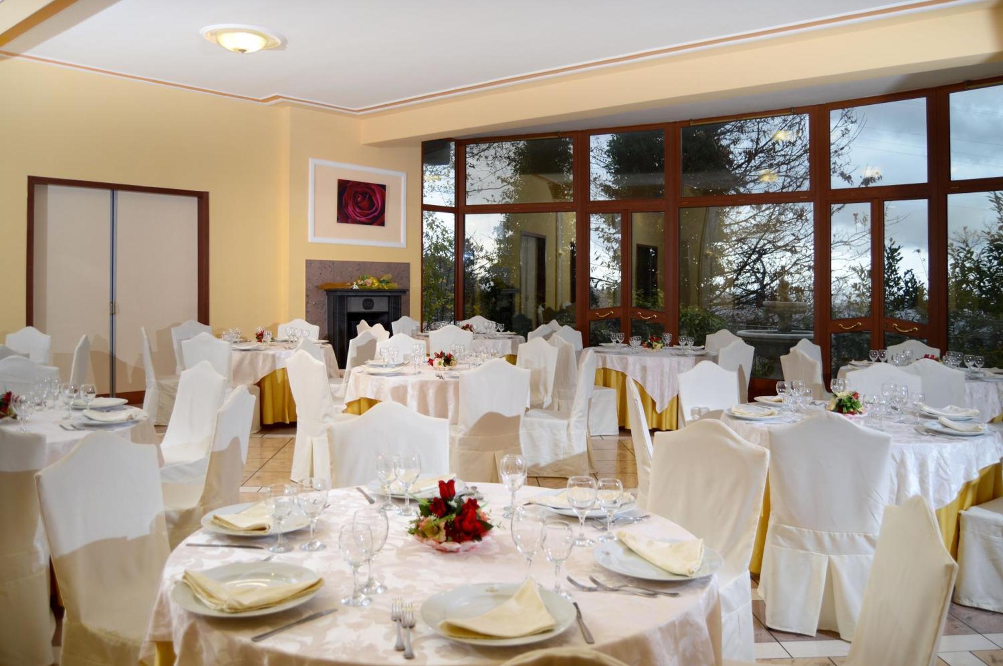 Royal Hotel Montevergine Ospedaletto D'Alpinolo Exterior photo